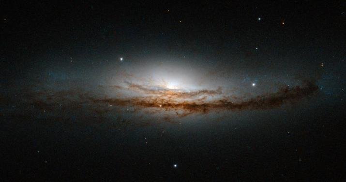 : NGC 5793 (Leavenworth I, LEDA 53550) Libra _ Hubble _ 2.jpg : 101 : 23.7 